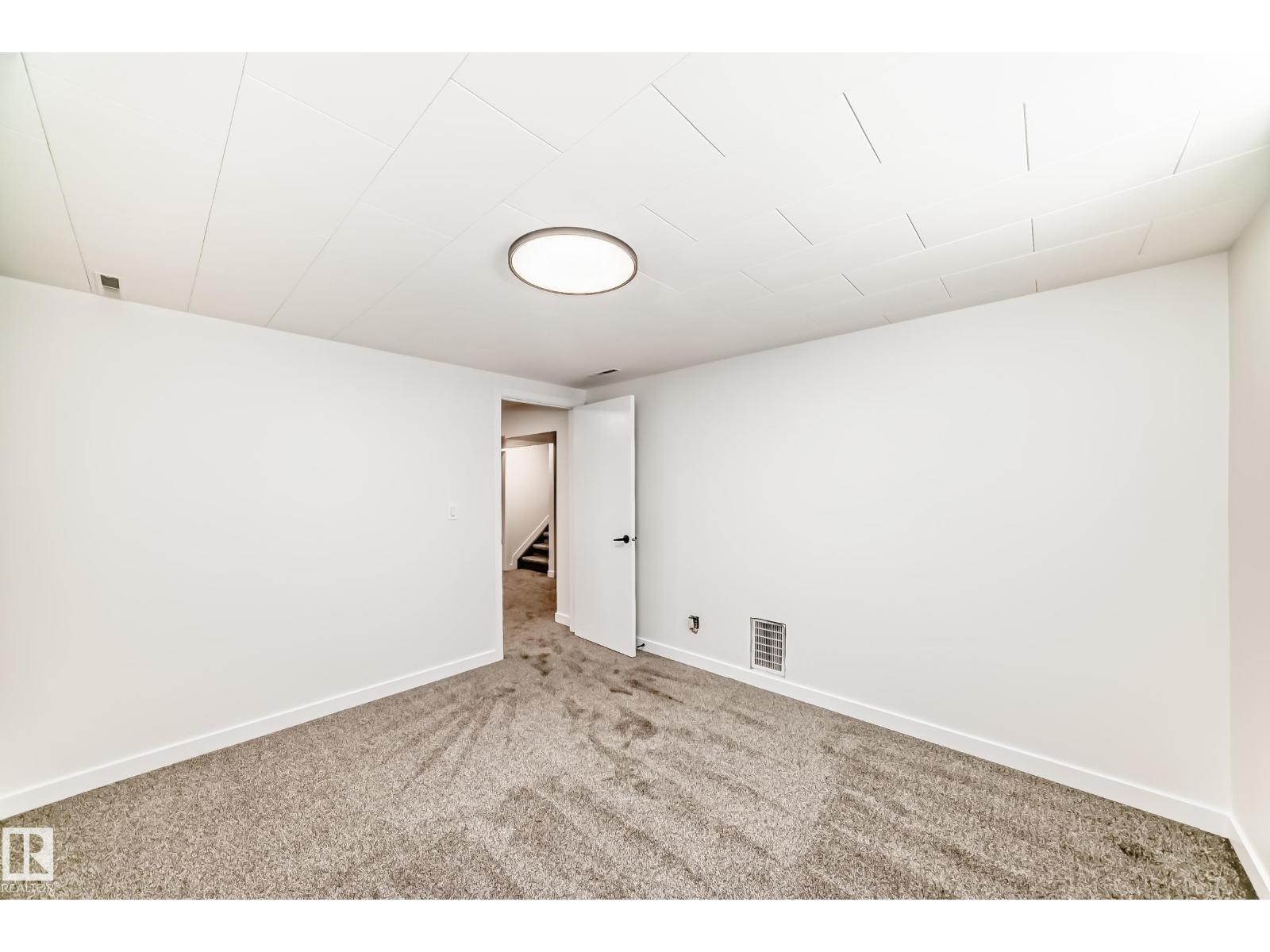 4842 116ave NW - 28