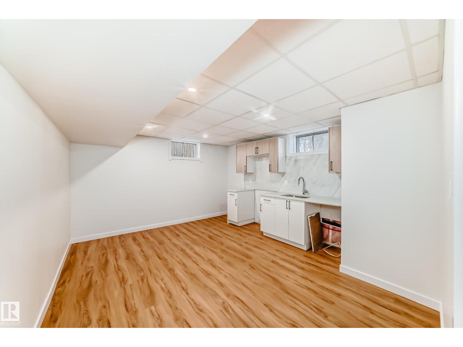 4842 116ave NW - 23