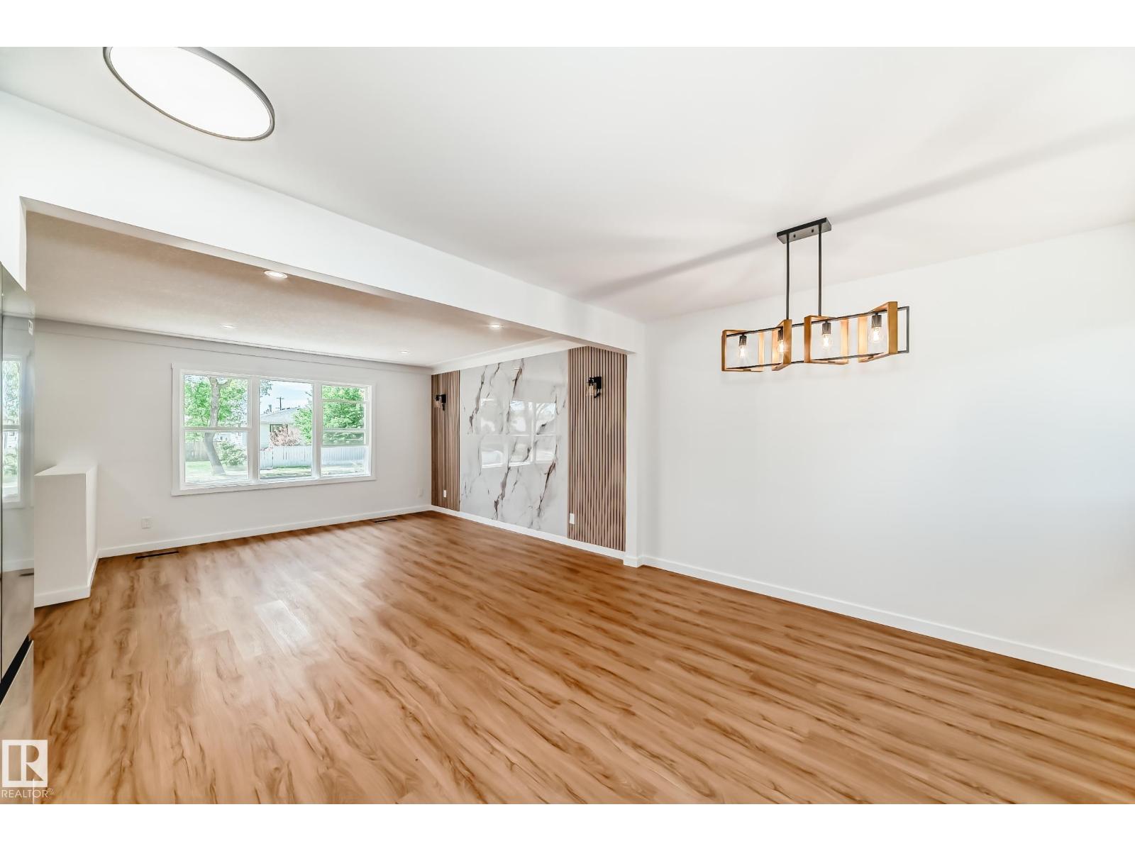 4842 116ave NW - 9