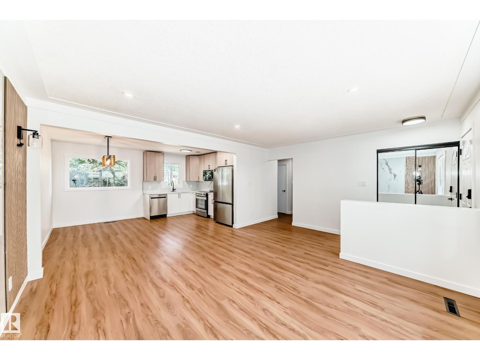 4842 116ave NW - 14