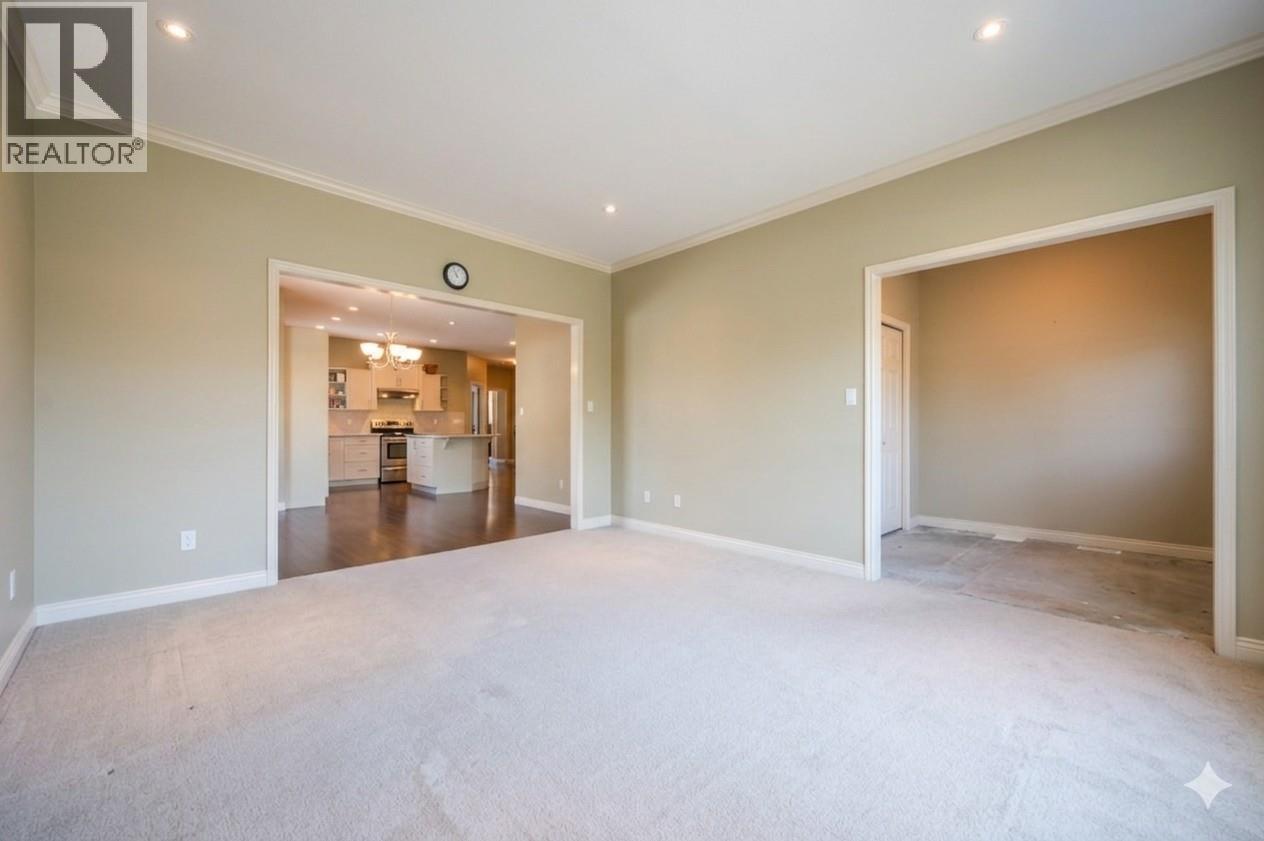 6679 OXBOW Crescent - main photo