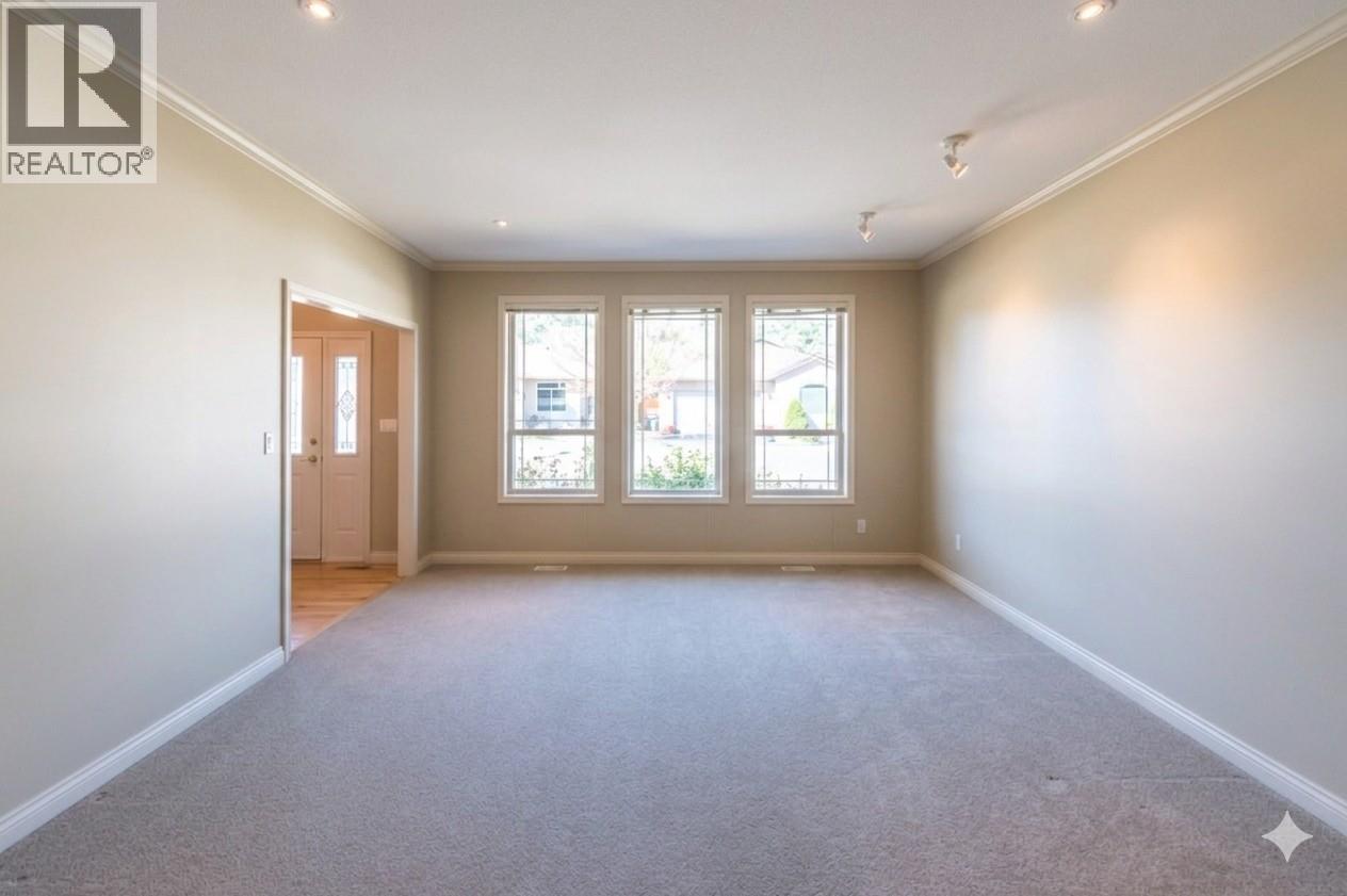6679 OXBOW Crescent, Oliver