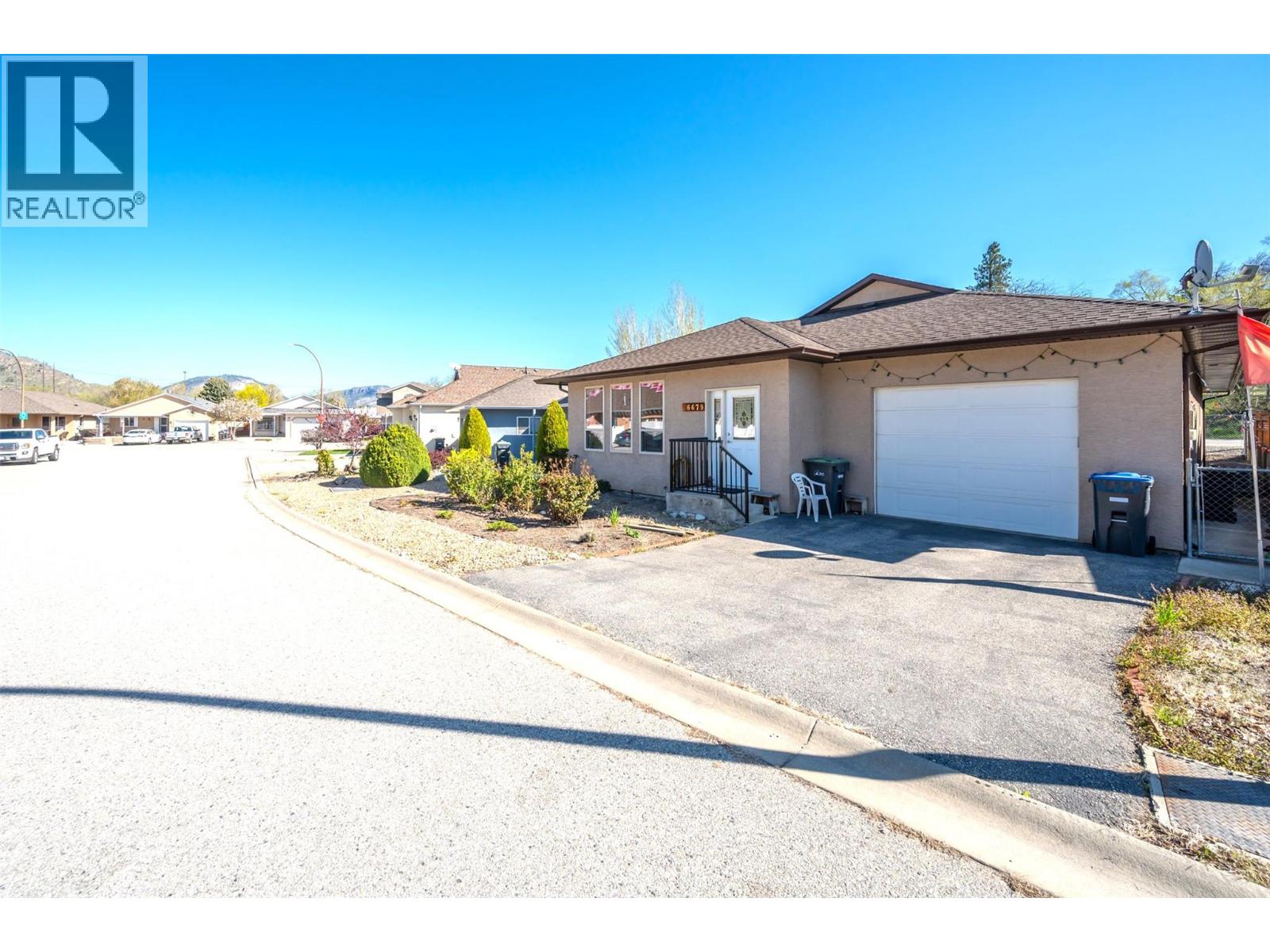 6679 OXBOW Crescent, Oliver