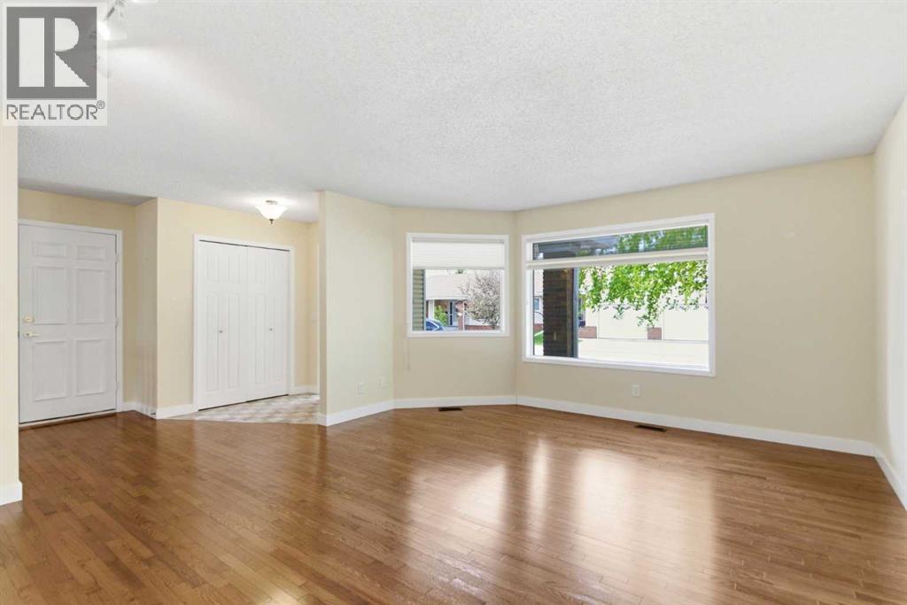 34 Vandoos Gardens NW - 3