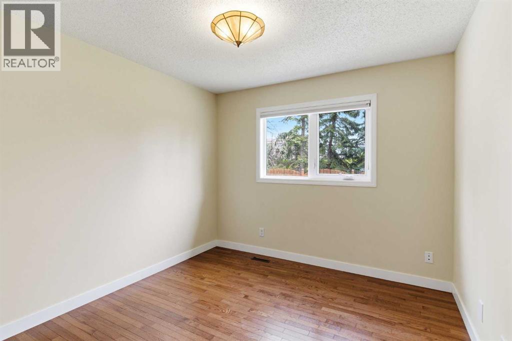 34 Vandoos Gardens NW - 23