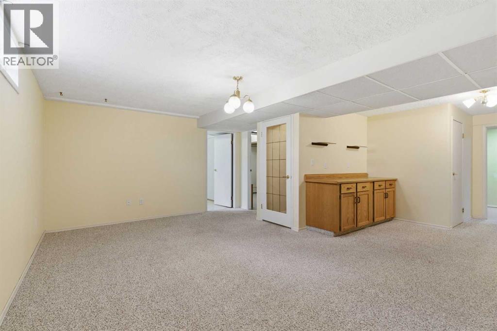 34 Vandoos Gardens NW - 29