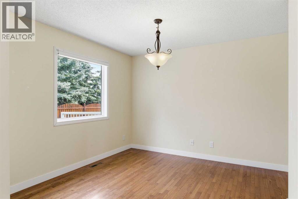 34 Vandoos Gardens NW - 18