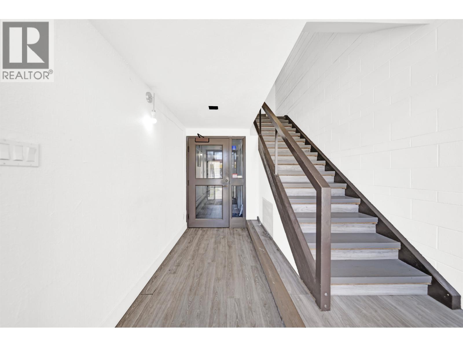 6625 FRASER STREET, Vancouver — photo 2