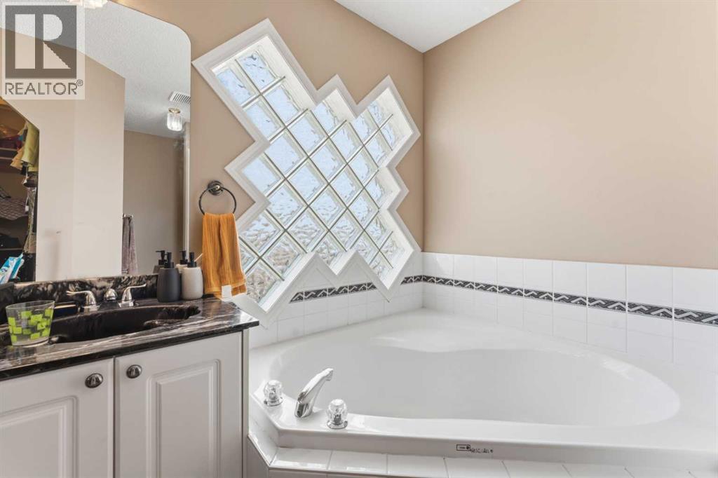 21 Panamount Crescent NW - 22