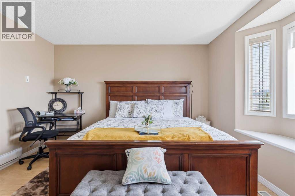 21 Panamount Crescent NW - 19