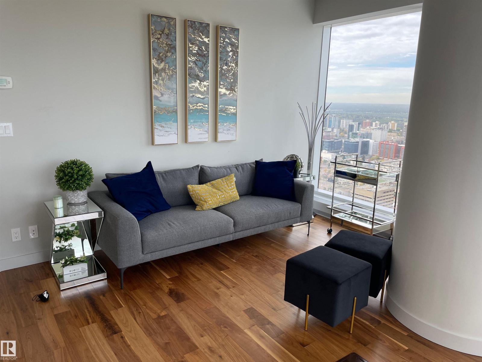 #3701 10360 102 ST NW - 5