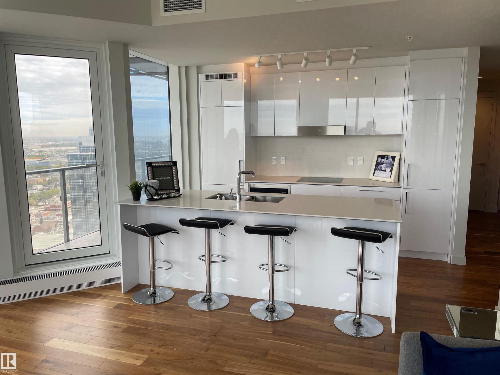 #3701 10360 102 ST NW - 6