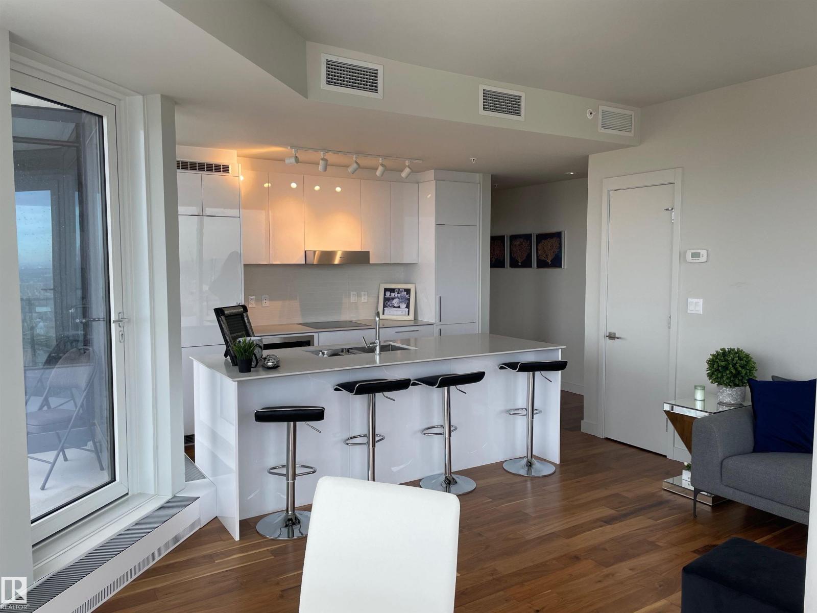 #3701 10360 102 ST NW - 7