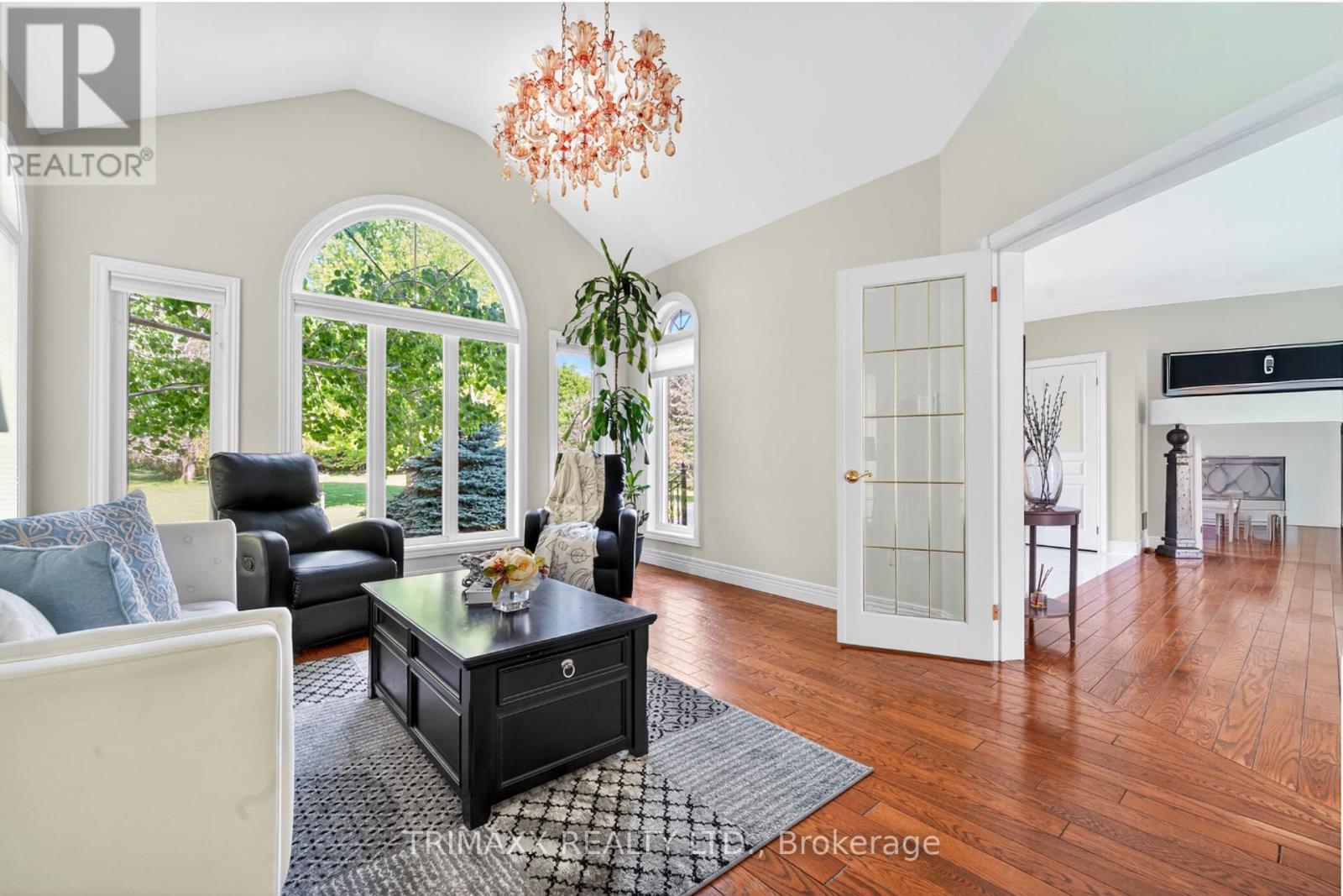 18 WALTON DRIVE - 10