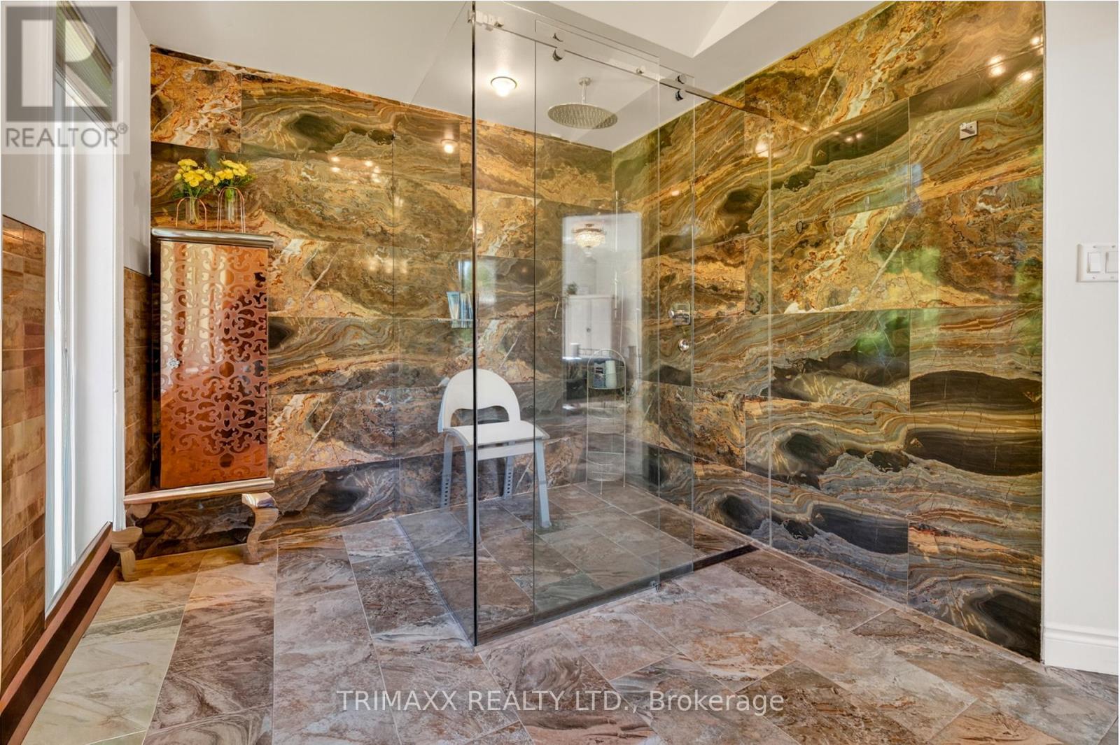 18 WALTON DRIVE - 18