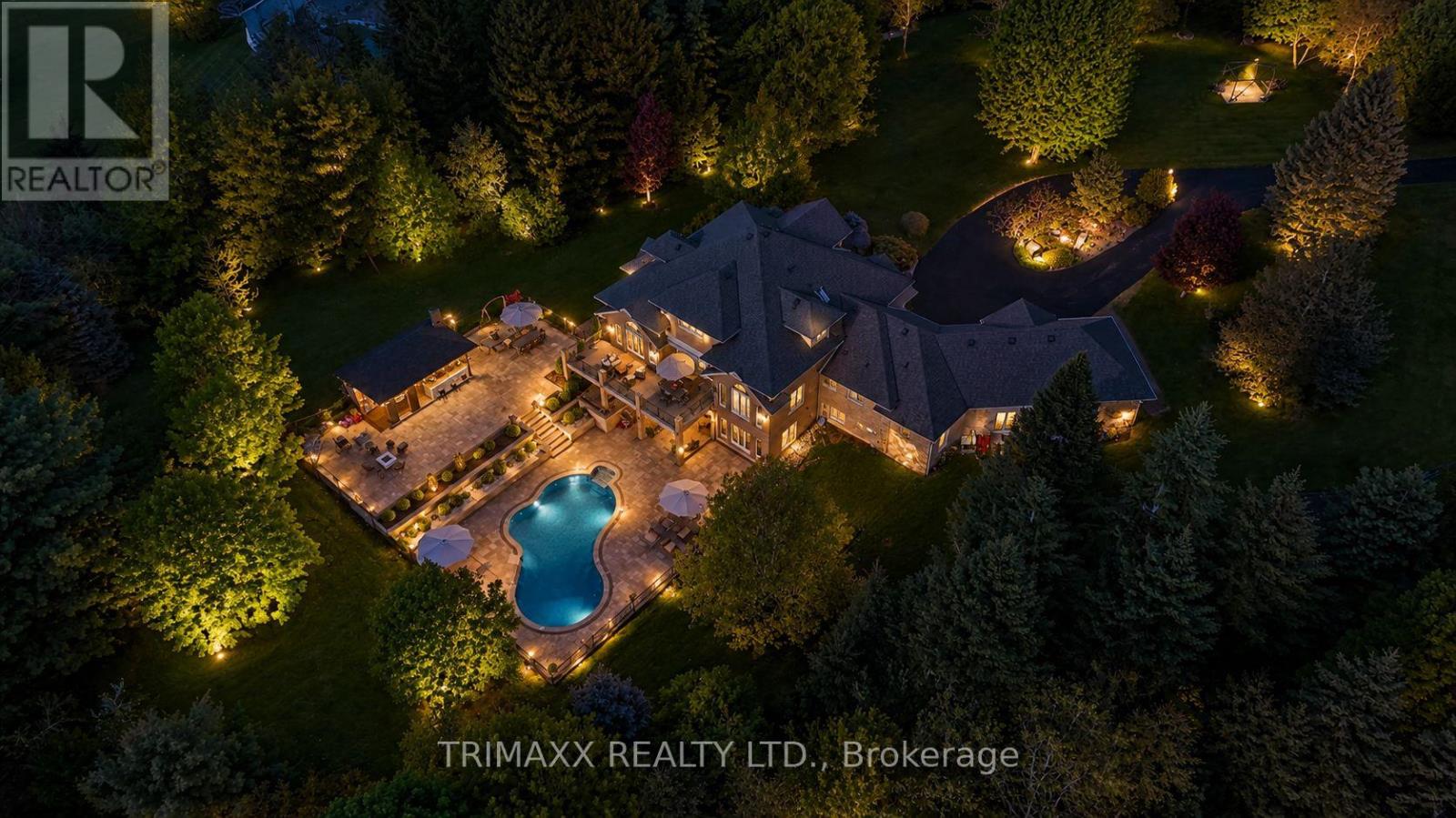 18 WALTON DRIVE - 42