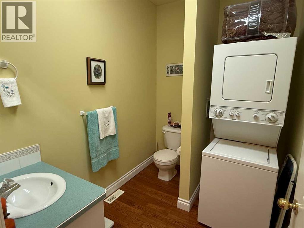 23 Skyline Crescent Crescent W - 12