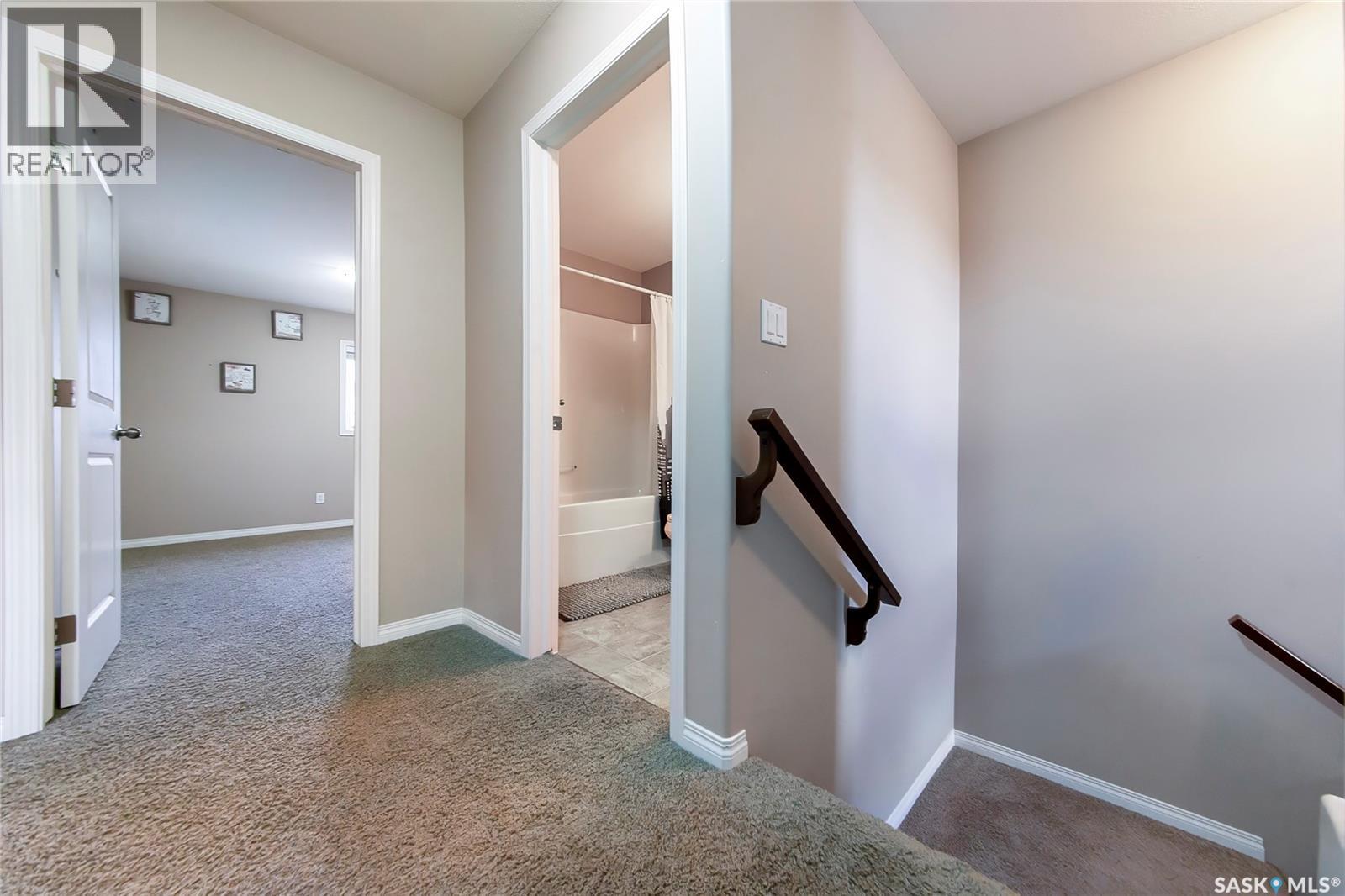 #2 547 East Hampton BOULEVARD - 21