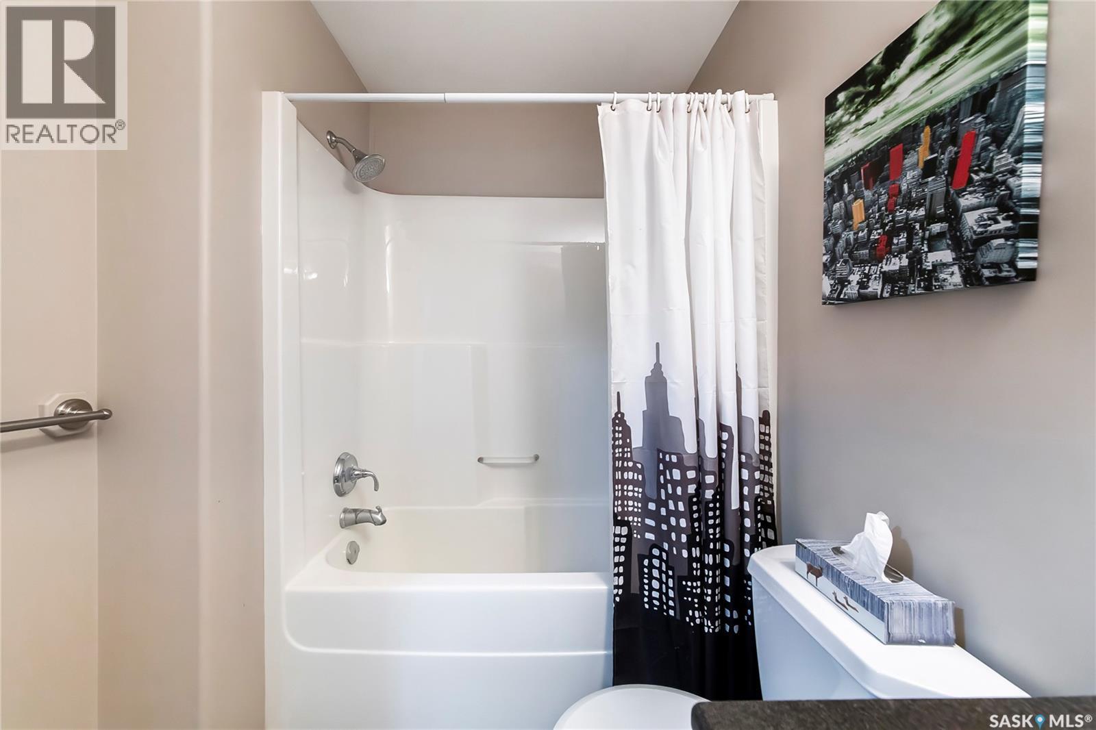 #2 547 East Hampton BOULEVARD - 23