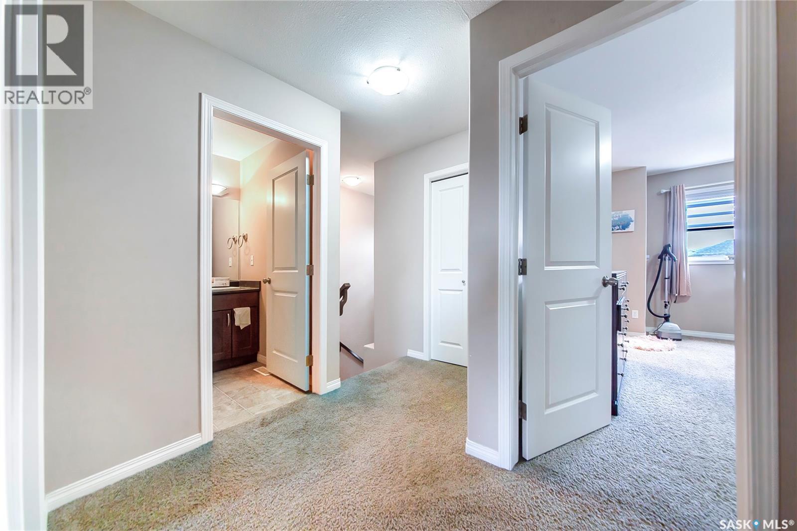 #2 547 East Hampton BOULEVARD - 24