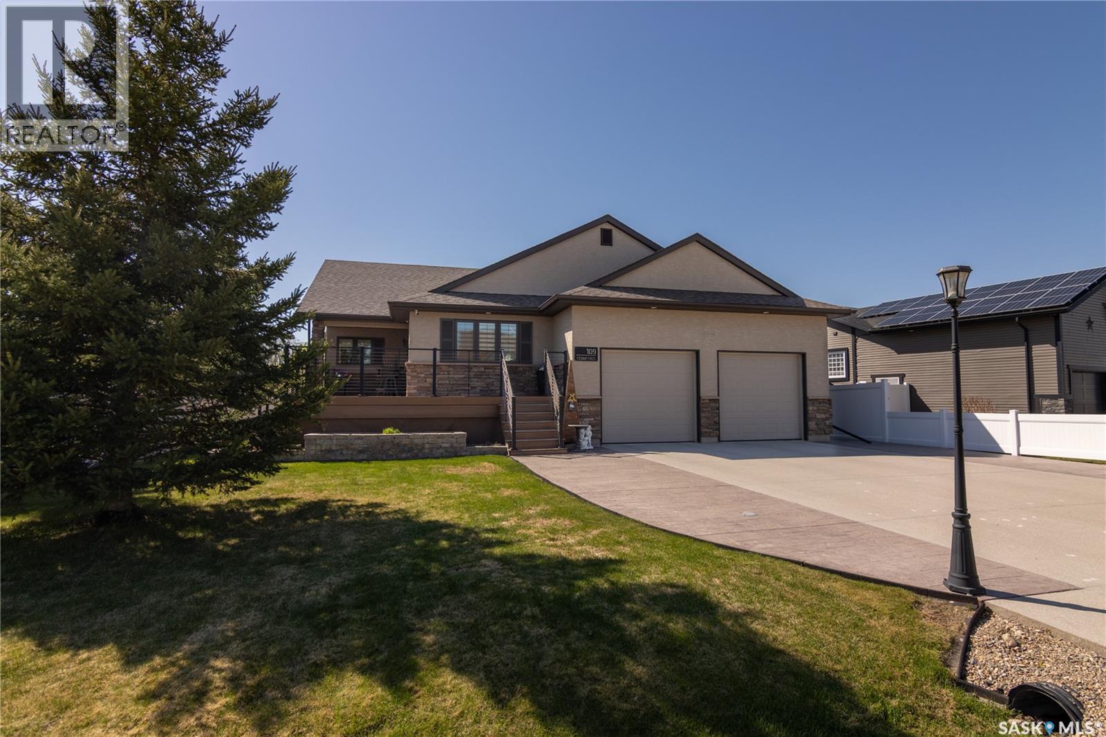 109 Cedar CRESCENT - Image 2