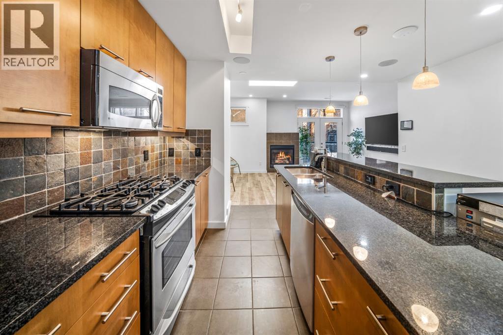 156 9 Street NE - 2
