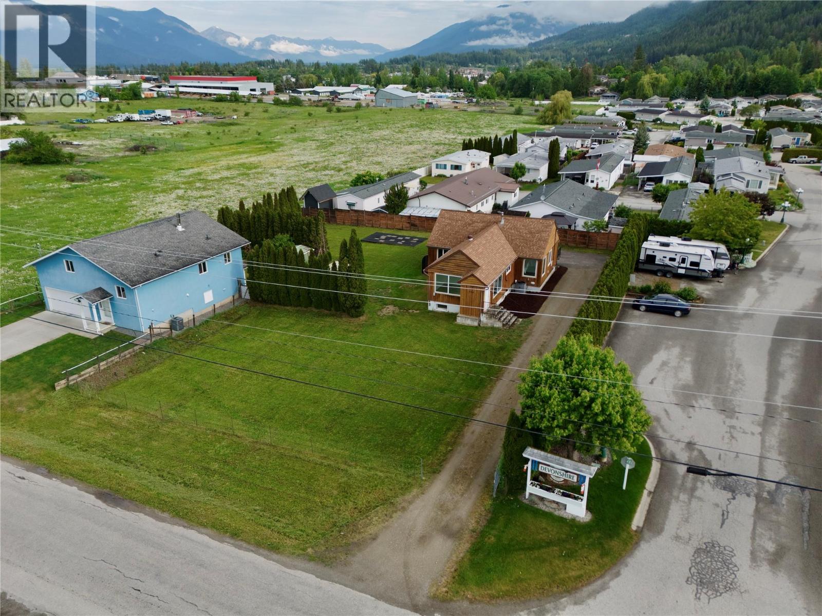 710 Devon Street - 8