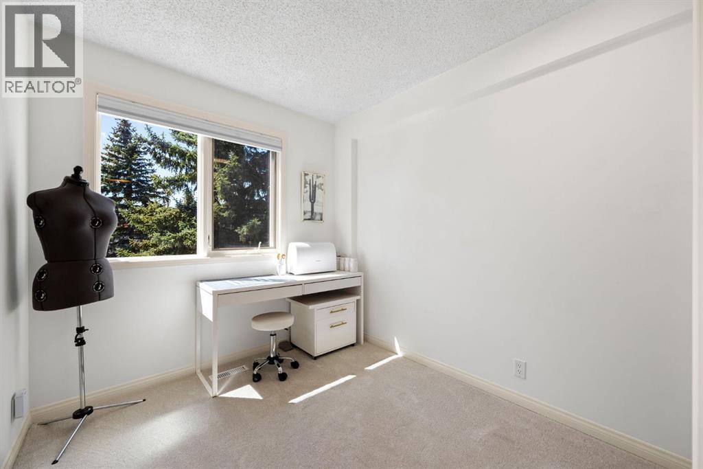 51 Woodridge Close SW - 26