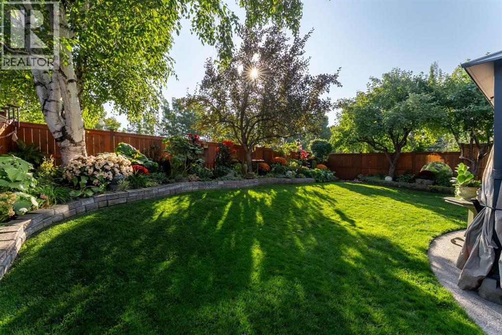 51 Woodridge Close SW - 42