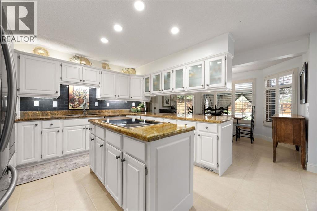 51 Woodridge Close SW - 12