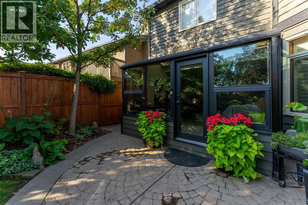 51 Woodridge Close SW - 43