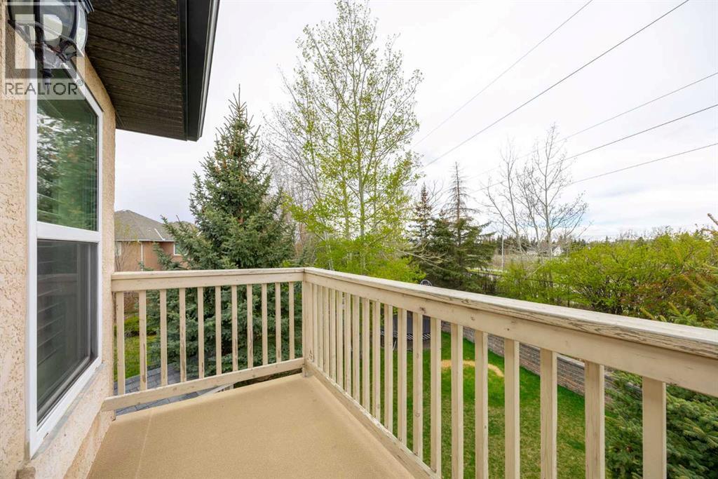 22 Strathridge Court SW - 32