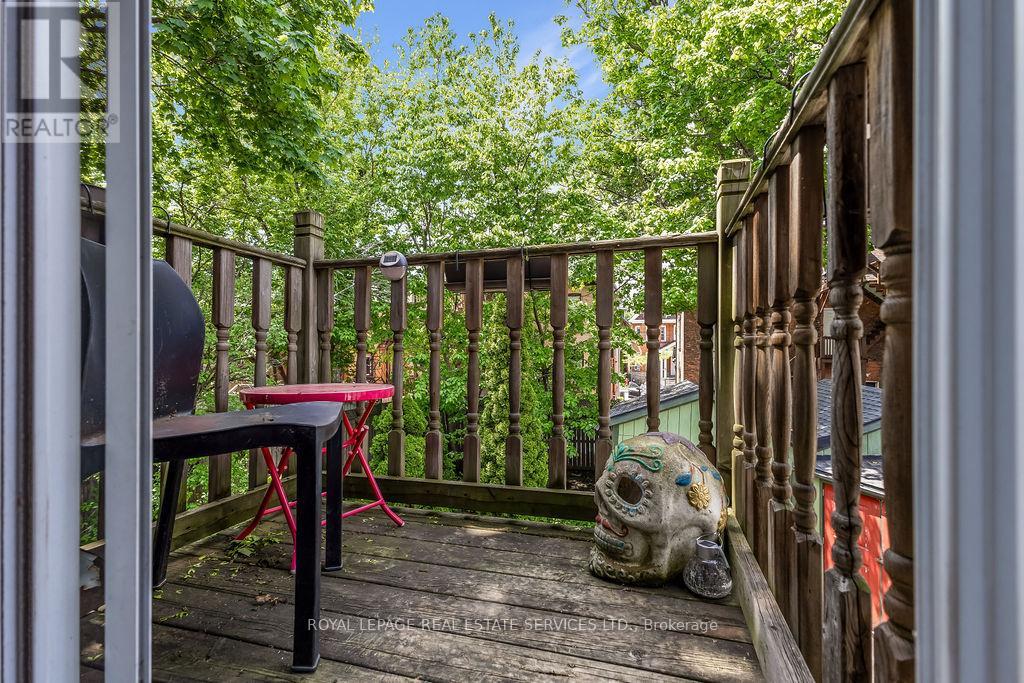 100 WENTWORTH STREET S - 22