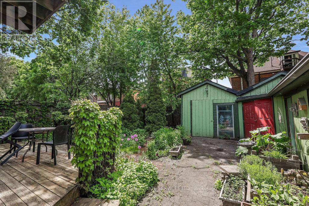 100 WENTWORTH STREET S - 27