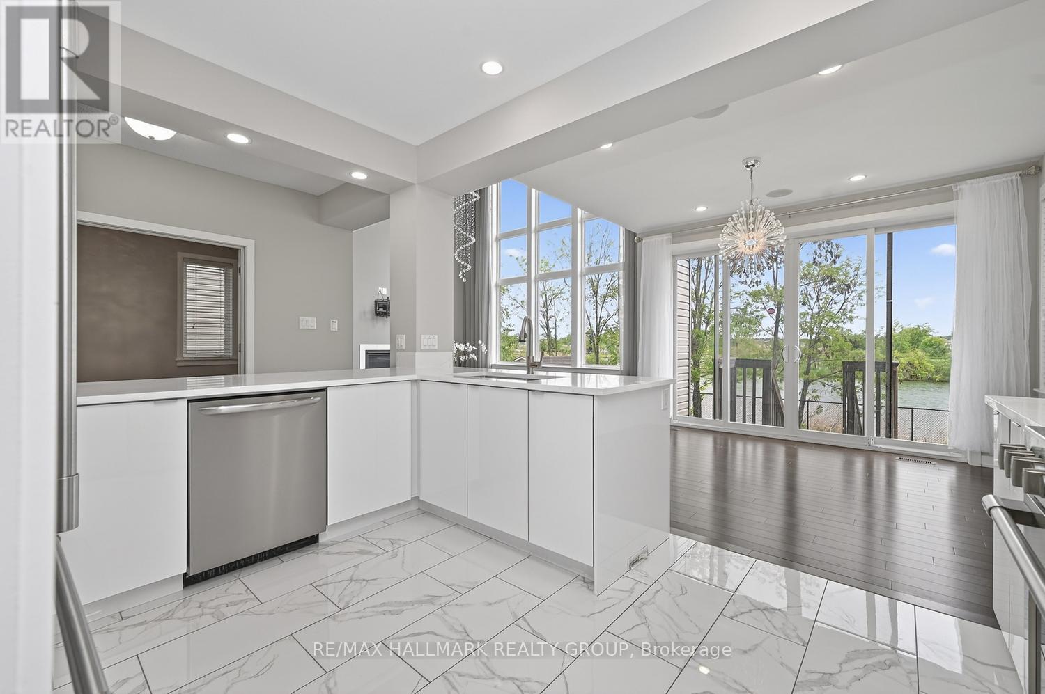 339 ANDALUSIAN CRESCENT - 16