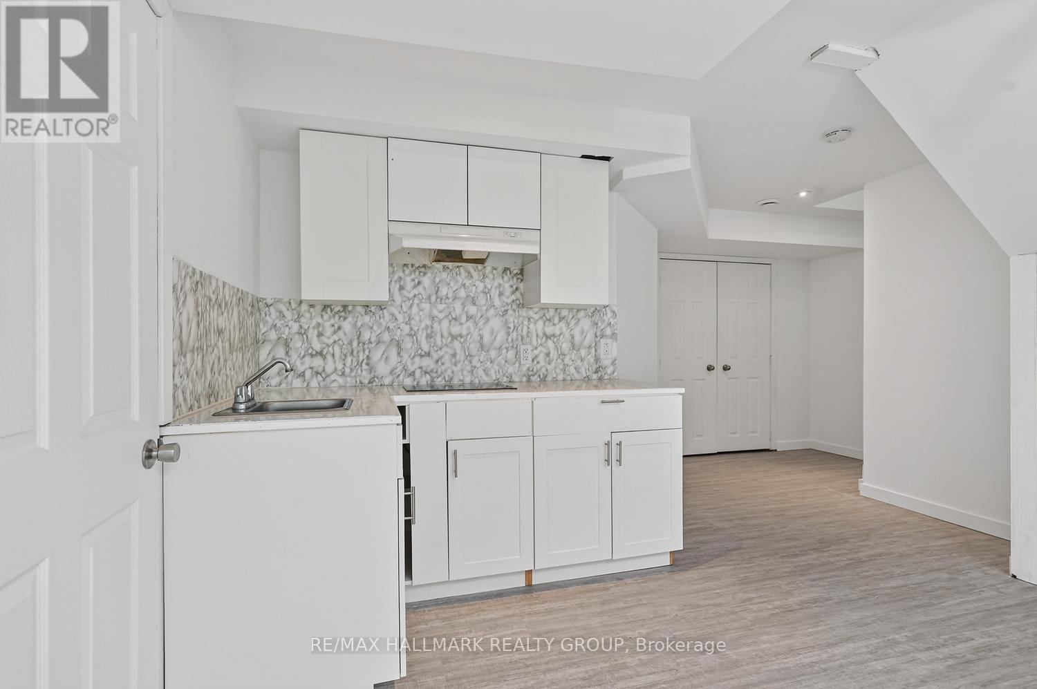 339 ANDALUSIAN CRESCENT - 40
