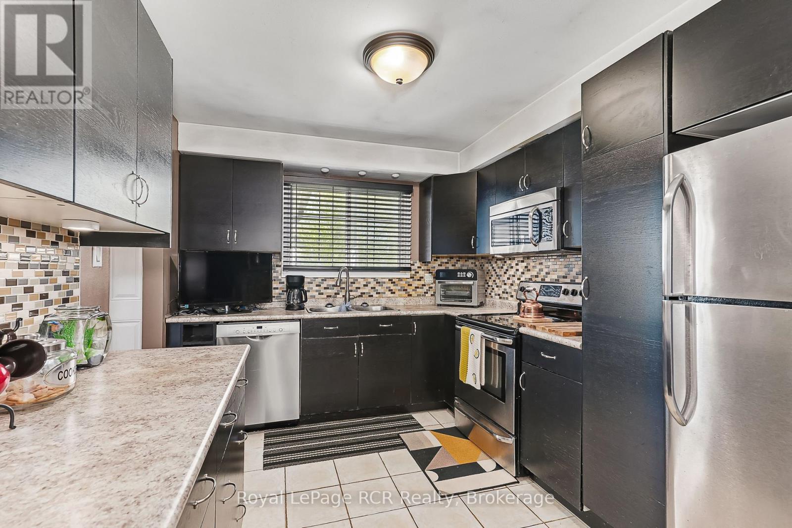 92 ALICE STREET - 12