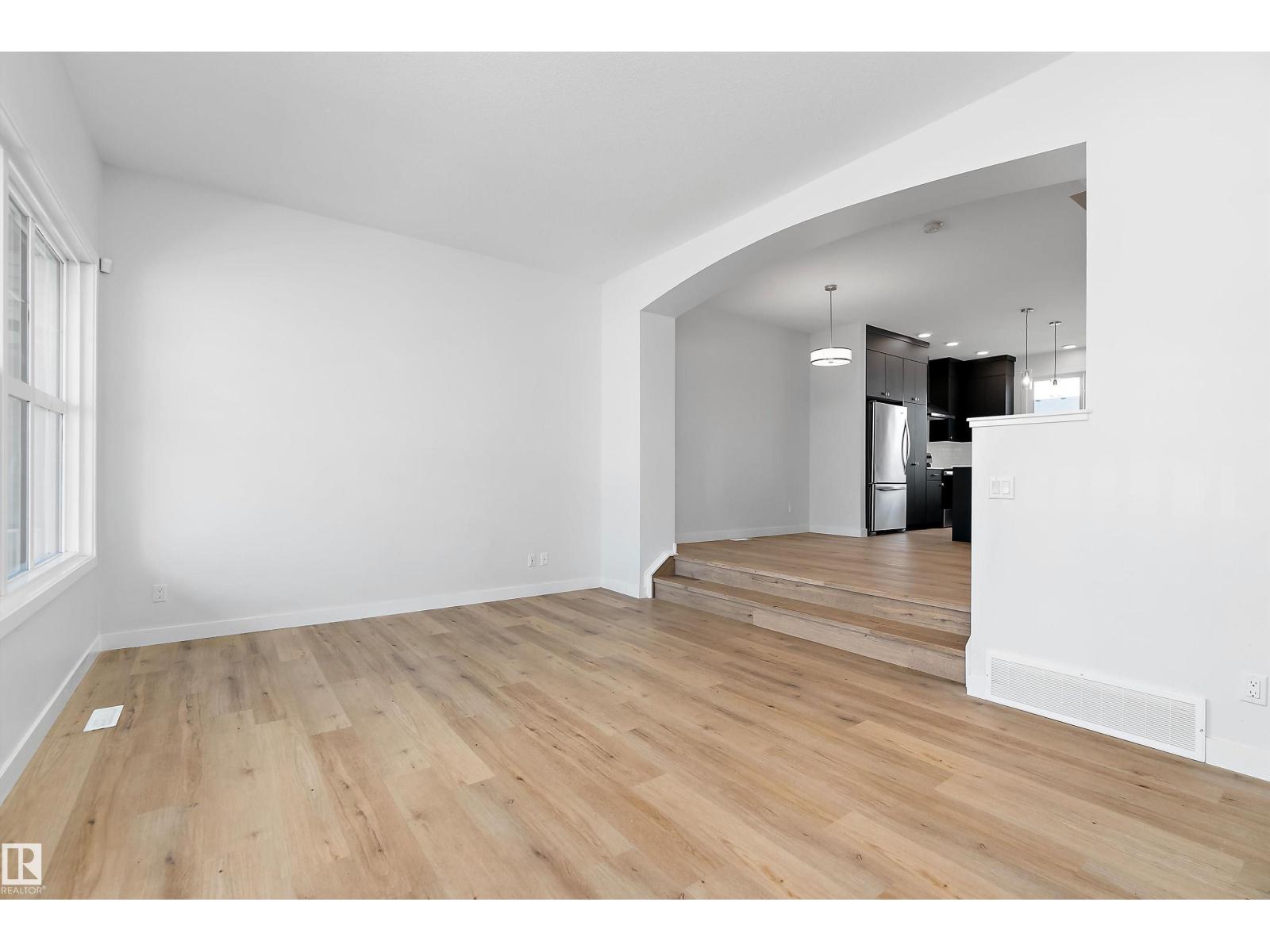 5275 EDGEMONT BV NW - 5