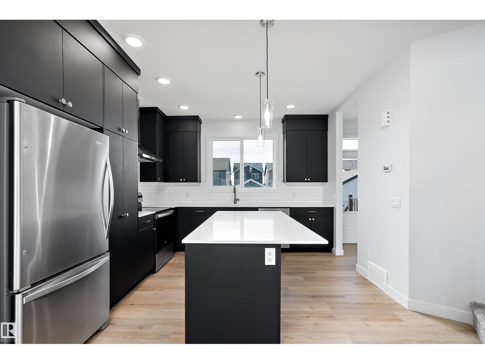 5275 EDGEMONT BV NW - 24