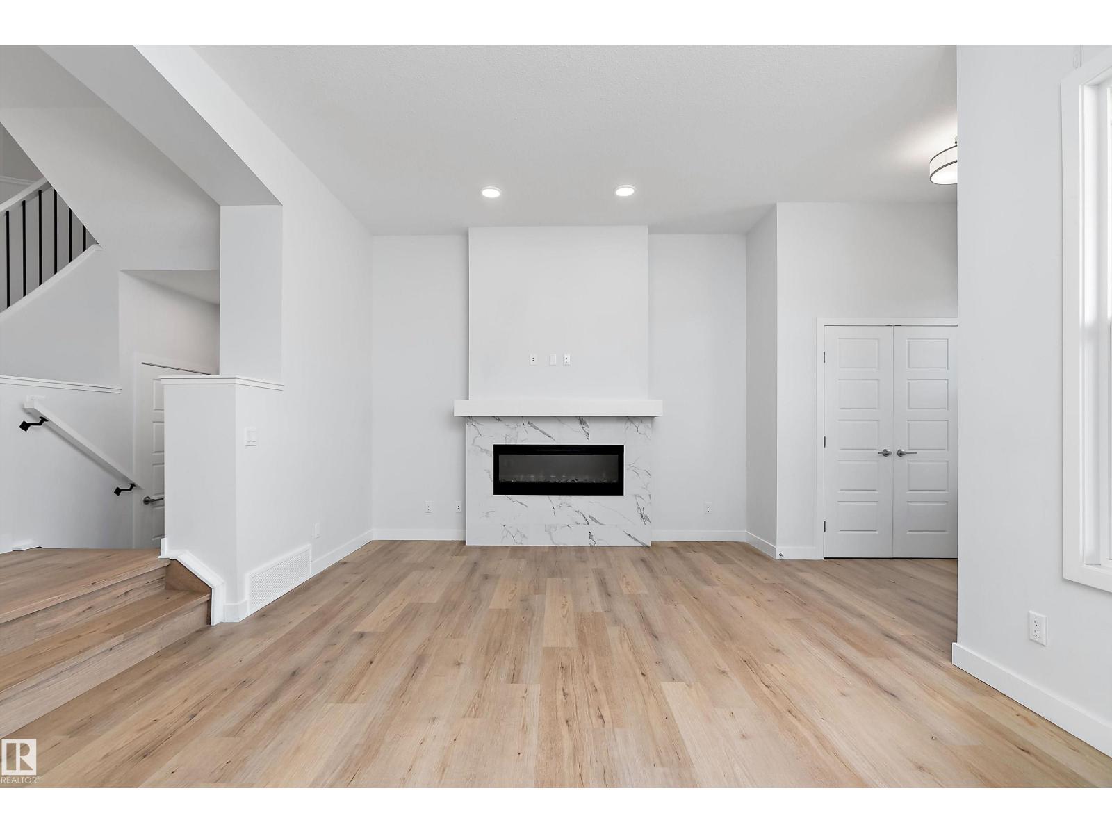 5275 EDGEMONT BV NW - 8