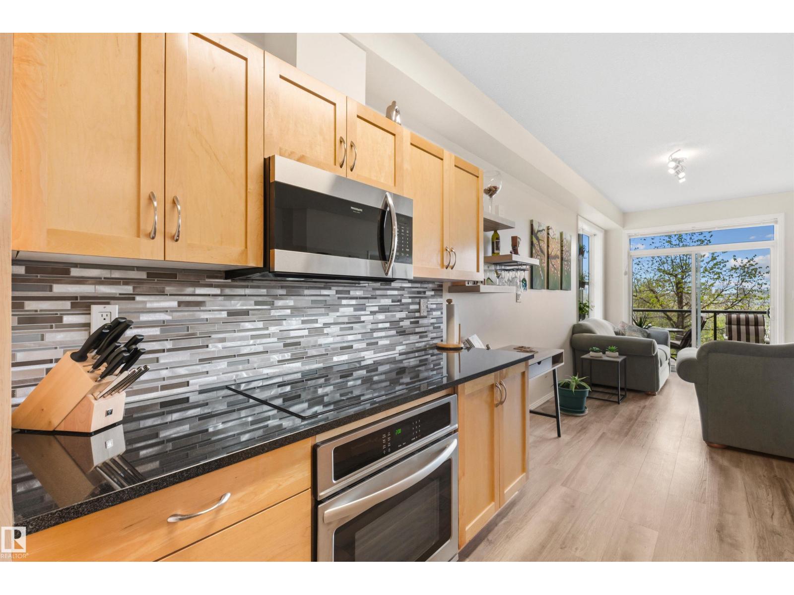 #215 9507 101 AV NW - 22