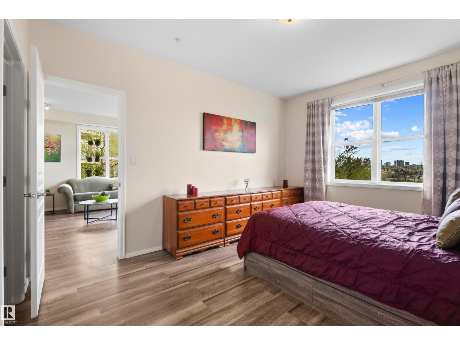 #215 9507 101 AV NW - 31