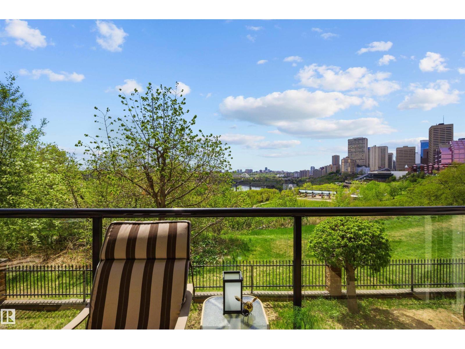 #215 9507 101 AV NW - 26