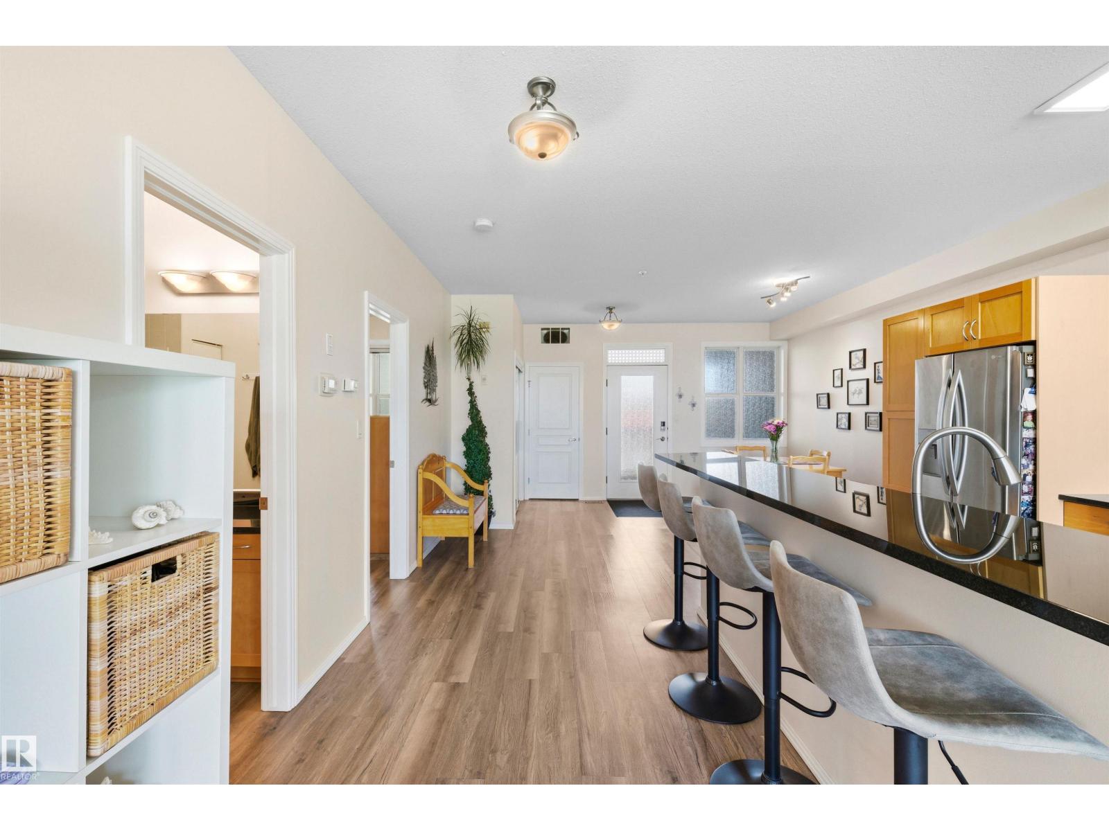 #215 9507 101 AV NW - 20
