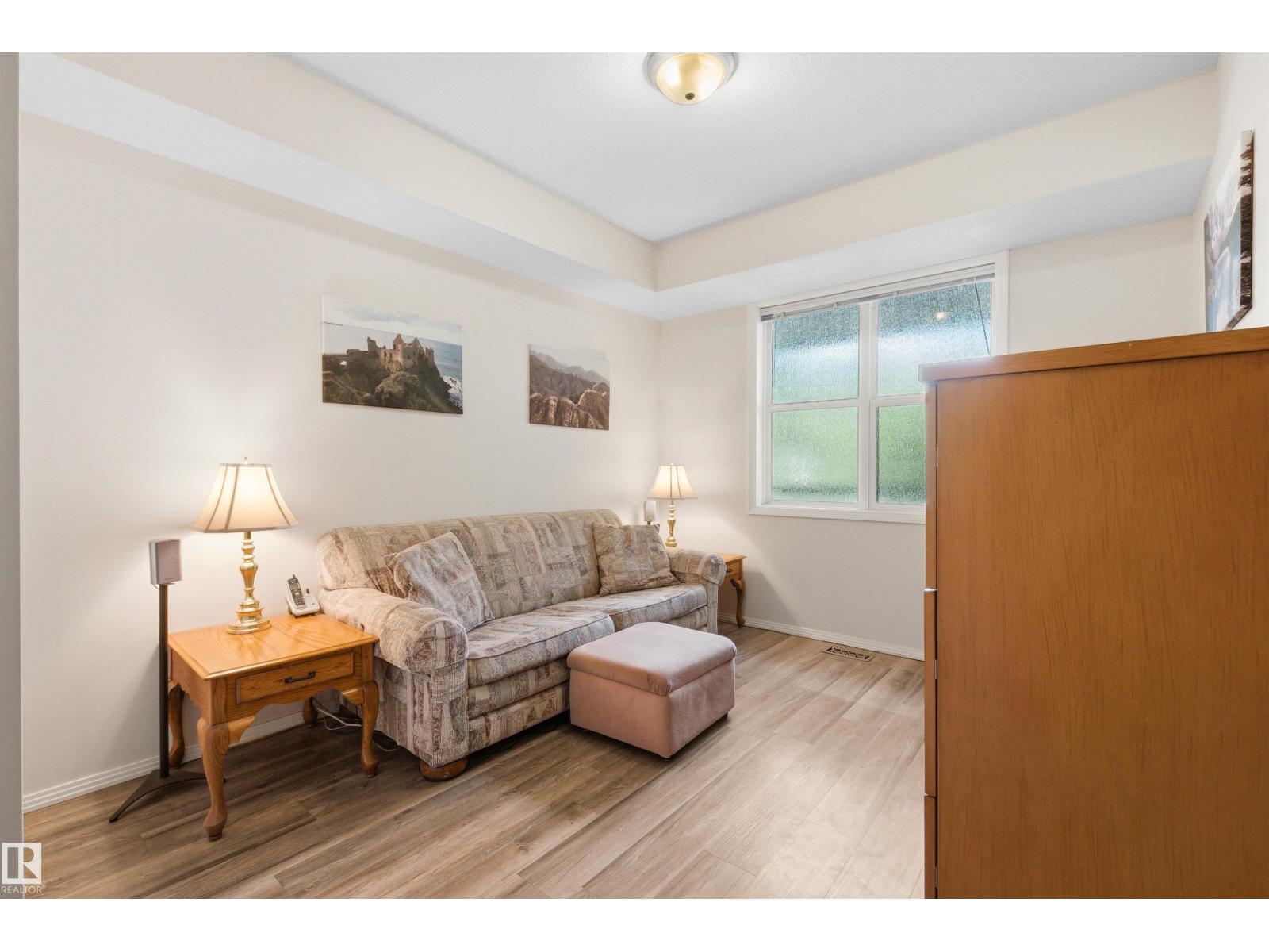 #215 9507 101 AV NW - 37