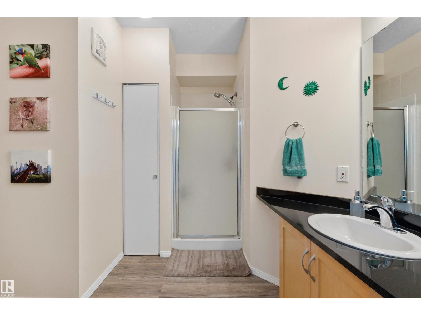 #215 9507 101 AV NW - 40