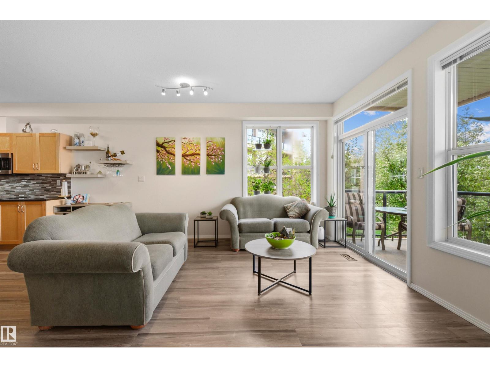 #215 9507 101 AV NW - 24