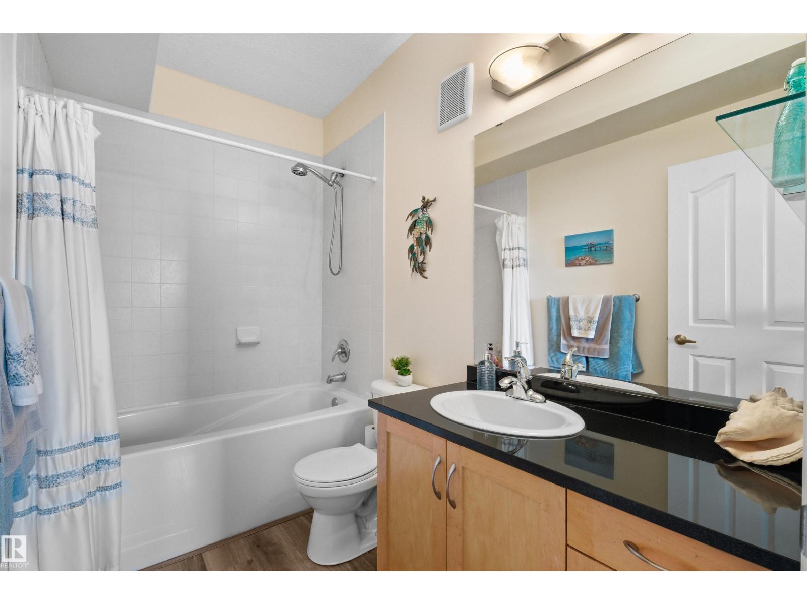 #215 9507 101 AV NW - 35