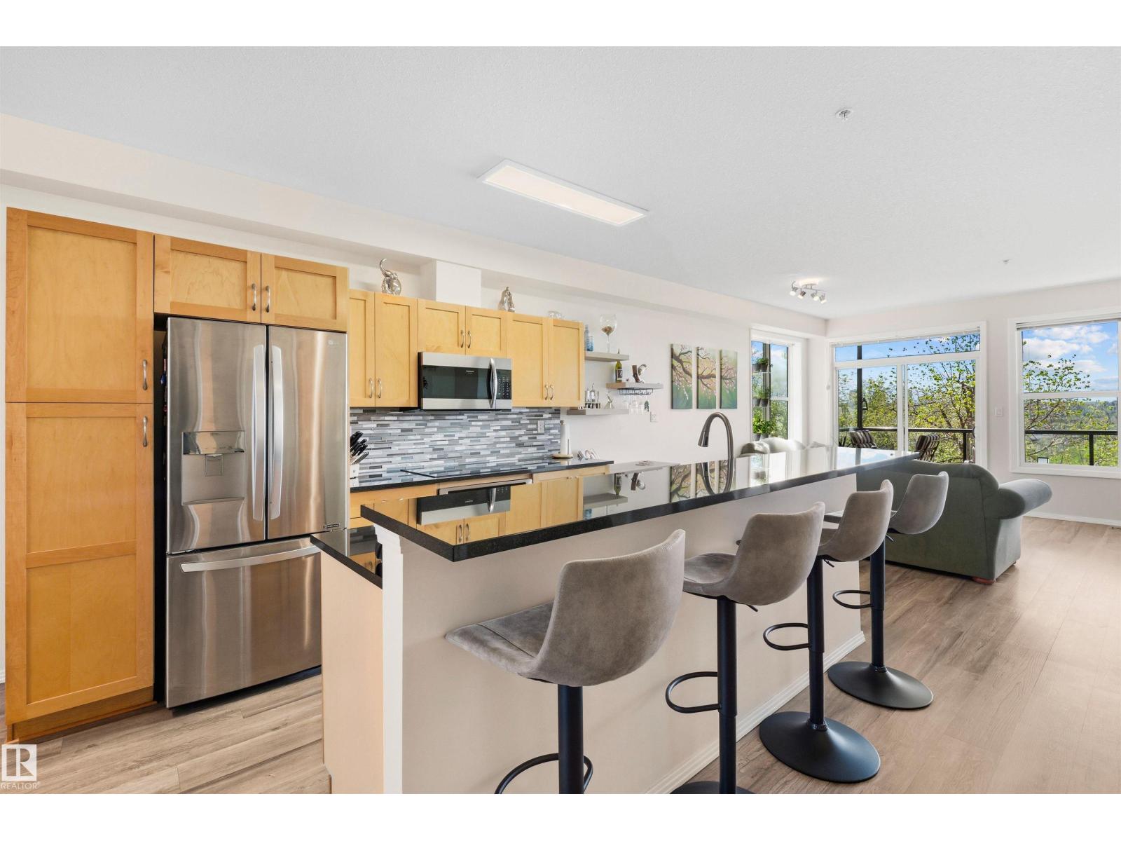 #215 9507 101 AV NW - 21