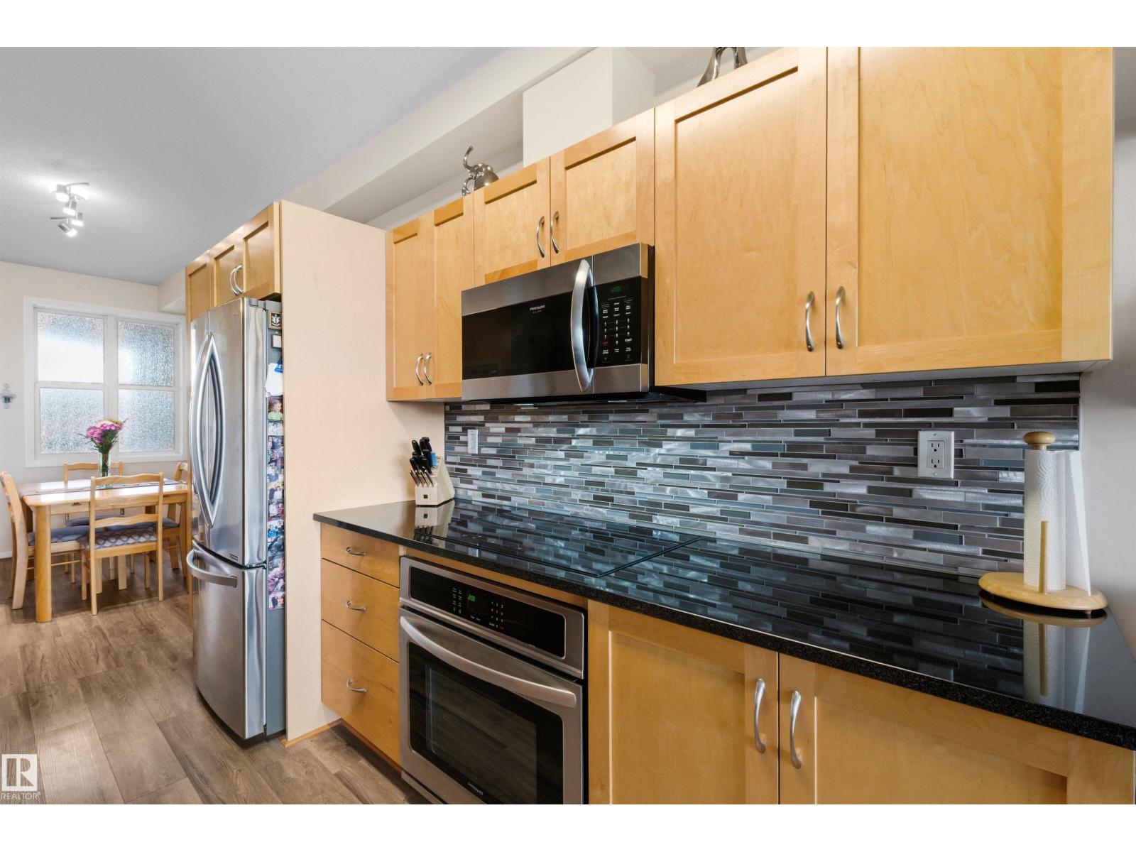 #215 9507 101 AV NW - 16
